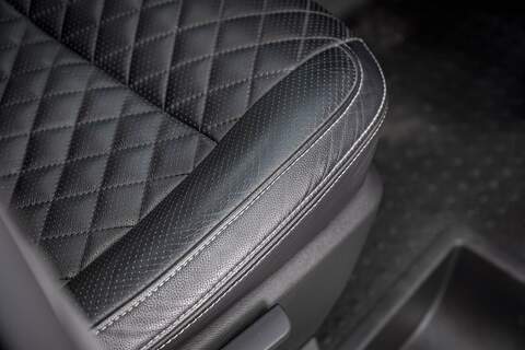 Volkswagen Transporter 2.0 T30 Diesel 150PS Manual Kombi Van LWB - U3193