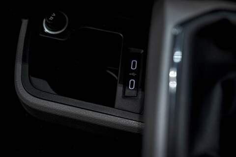 Volkswagen Transporter 2.0 T32 Diesel 150PS Manual Kombi Van SWB - U3240