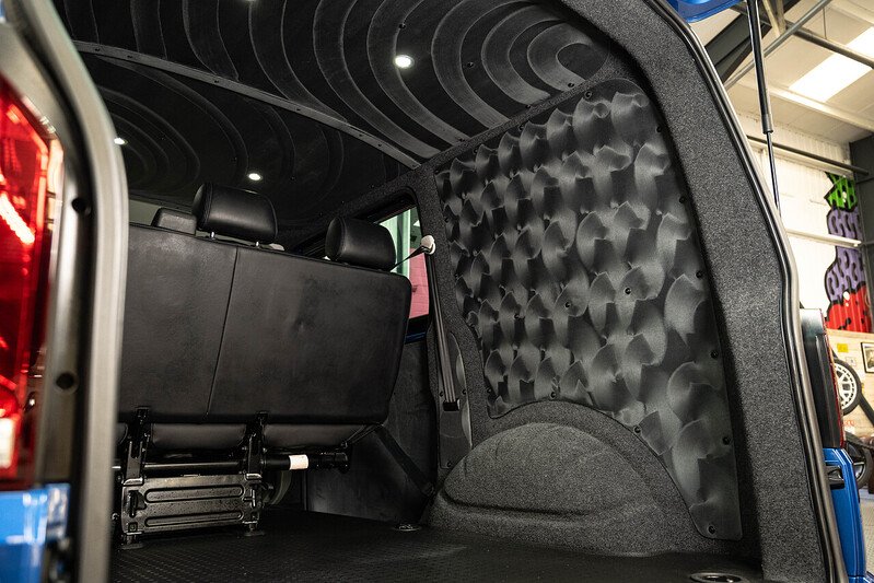 Volkswagen Transporter 2.0 - Large 28