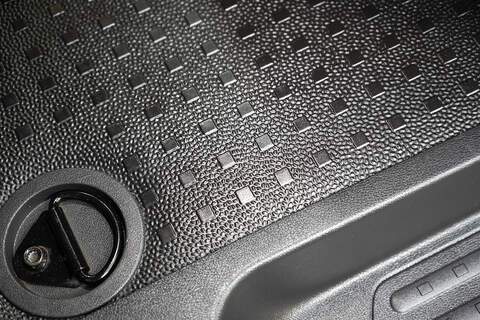 Volkswagen Transporter 2.0 T32 Diesel 150PS DSG Kombi Van SWB - U3356