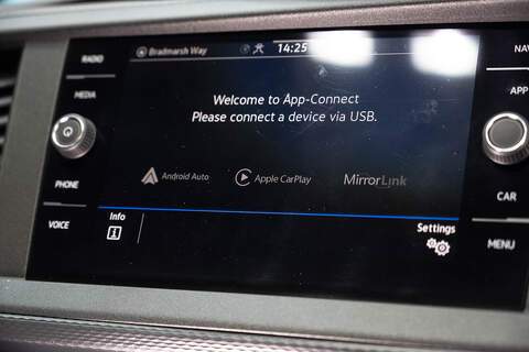 Volkswagen Transporter 2.0 T32 Diesel 150PS DSG Kombi Van SWB - U3356