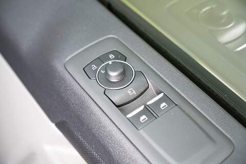 Ford Transit Custom 2.0 300 Diesel 136ps Auto Panel Van L2 H1 - U3335