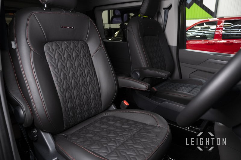 Volkswagen Transporter 2.0 T32 150ps 4M Auto Diesel Kombi SWB - U6059