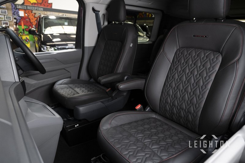 Volkswagen Transporter 2.0 T32 150ps 4M Auto Diesel Kombi SWB - U6059
