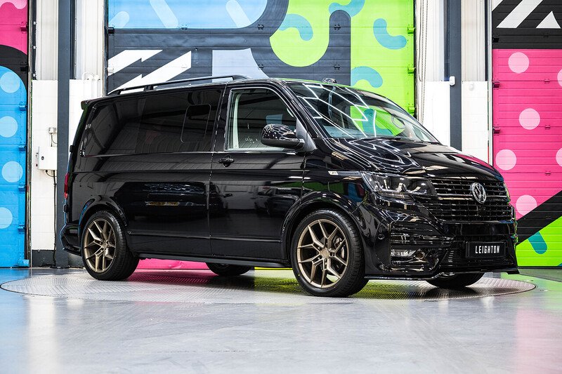 Volkswagen Transporter T6.1 T30 SWB 2.0TDI 150PS DSG Kombi LV-R  Pack Deep Black Pearl