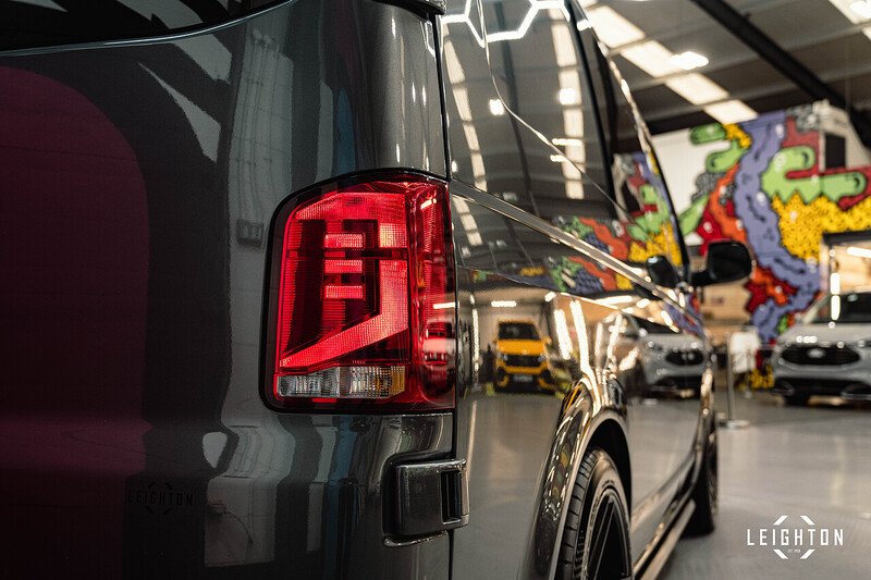 Volkswagen Transporter 2.0 - Large 10