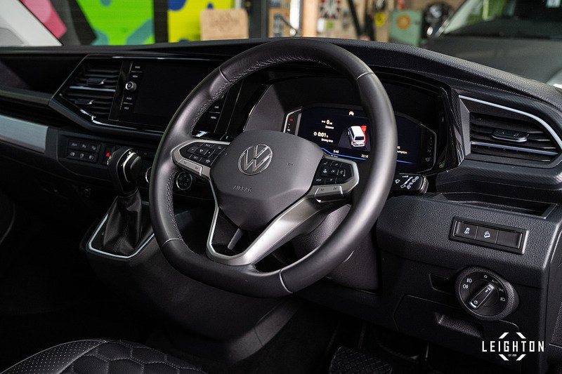 Volkswagen Transporter 2.0 - Large 15