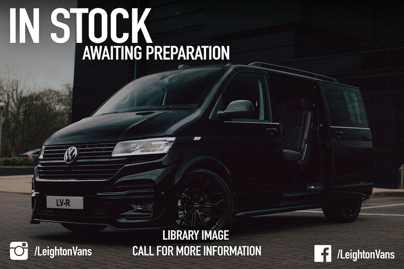 Volkswagen Transporter 2024 T6.1 T32 LWB 2.0BiTDI 199PS DSG Kombi LV-R  Pack Deep Black Pearl