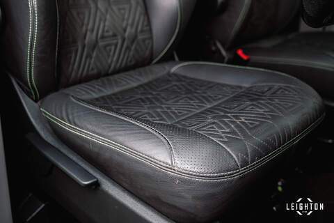 Volkswagen Transporter 2.0 T32 Diesel 204PS DSG 4Motion Kombi Van LWB - U6080