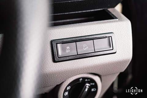 Volkswagen Transporter 2.0 T32 Diesel 204PS DSG 4Motion Kombi Van LWB - U6080