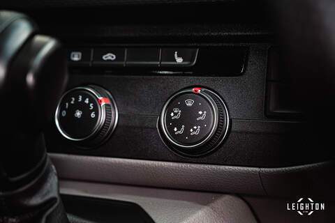 Volkswagen Transporter 2.0 T32 Diesel 204PS DSG 4Motion Kombi Van LWB - U6080