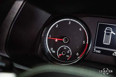 Volkswagen Transporter 2.0 T32 Diesel 204PS DSG 4Motion Kombi Van LWB - U6080