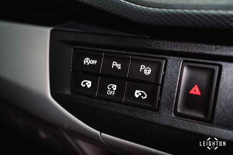 Volkswagen Transporter 2.0 T32 Diesel 204PS DSG 4Motion Kombi Van LWB - U6080