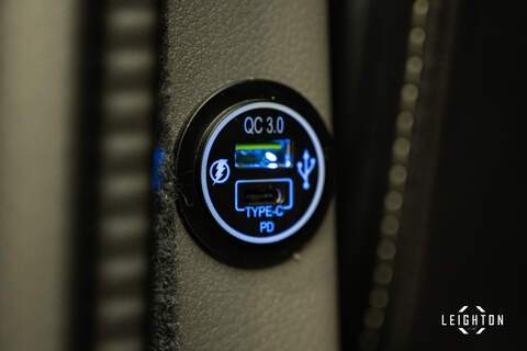 Volkswagen Transporter 2.0 T32 Diesel 150PS Manual Kombi Van SWB - U5050