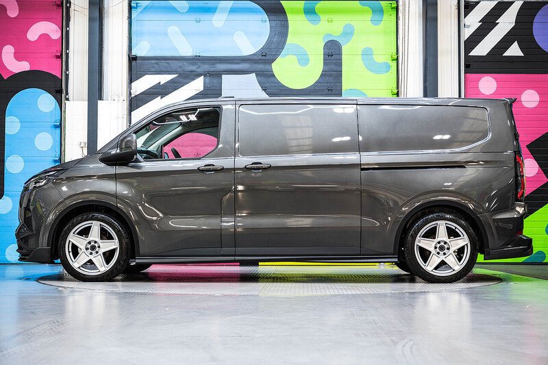 Ford E-Transit Custom 65 - Large 3