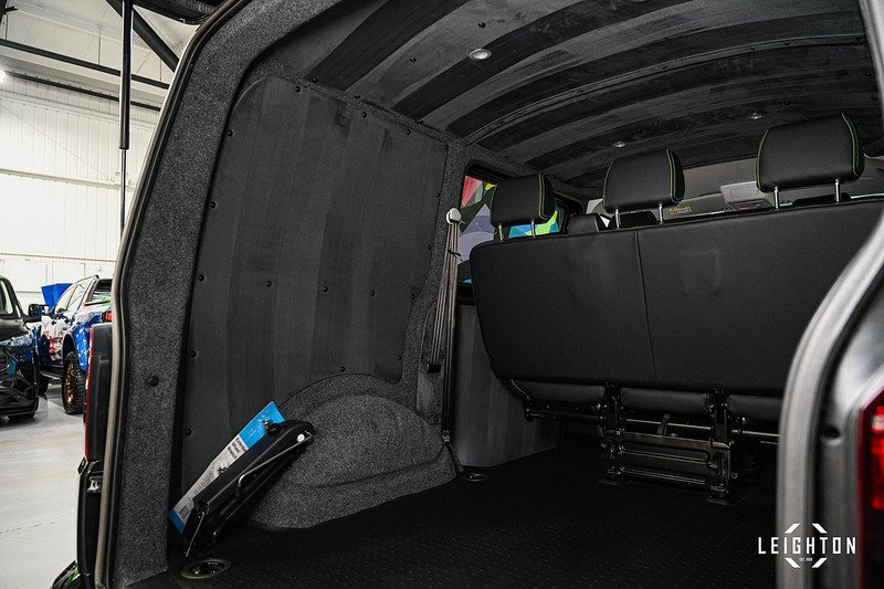 Volkswagen Transporter 2.0 - Large 13