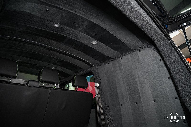 Volkswagen Transporter 2.0 - Large 15