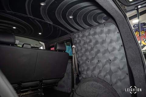 Volkswagen Transporter 2.0 T30 Diesel 150PS DSG Kombi Van SWB - U5145