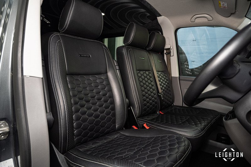 Volkswagen Transporter 2.0 T30 Diesel 150PS DSG Kombi Van SWB - U5145