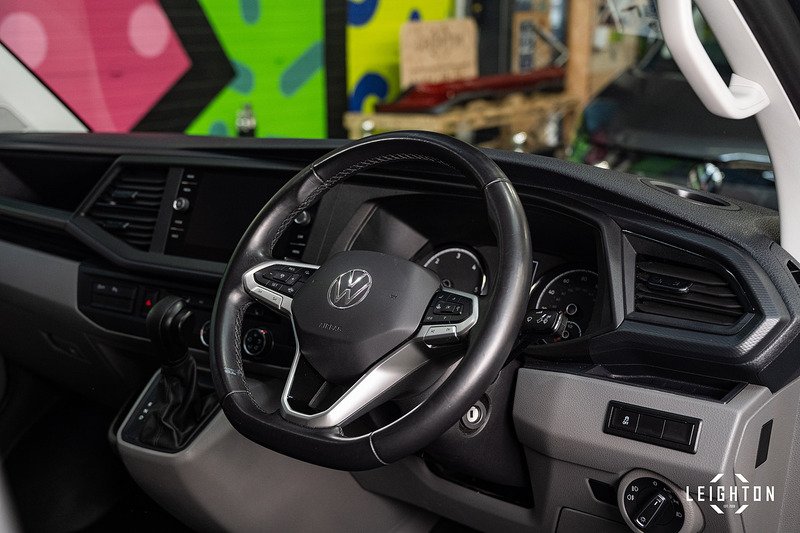 Volkswagen Transporter 2.0 T30 Diesel 150PS DSG Kombi Van SWB - U5145