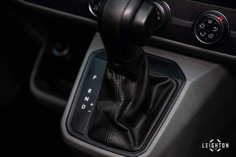 Volkswagen Transporter 2.0 T30 Diesel 150PS DSG Kombi Van SWB - U5145