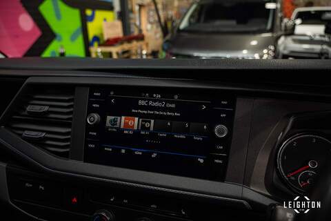 Volkswagen Transporter 2.0 T30 Diesel 150PS DSG Kombi Van SWB - U5145