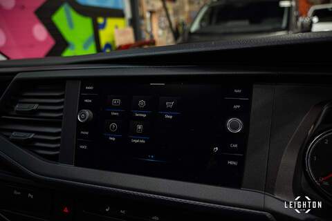 Volkswagen Transporter 2.0 T30 Diesel 150PS DSG Kombi Van SWB - U5145