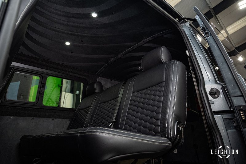 Volkswagen Transporter 2.0 T30 Diesel 150PS DSG Kombi Van SWB - U5145