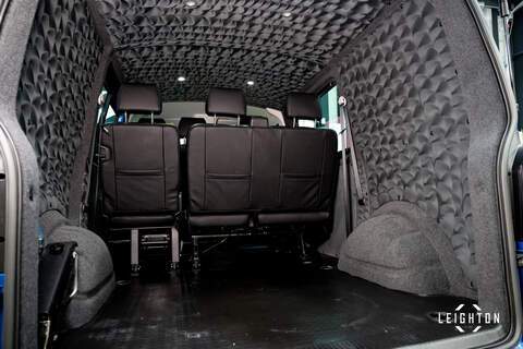 Volkswagen Transporter 2.0 T32 Diesel 150ps DSG Kombi SWB - U5255