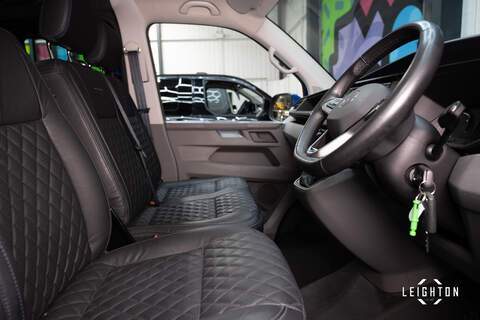 Volkswagen Transporter 2.0 T32 Diesel 150ps DSG Kombi SWB - U5255