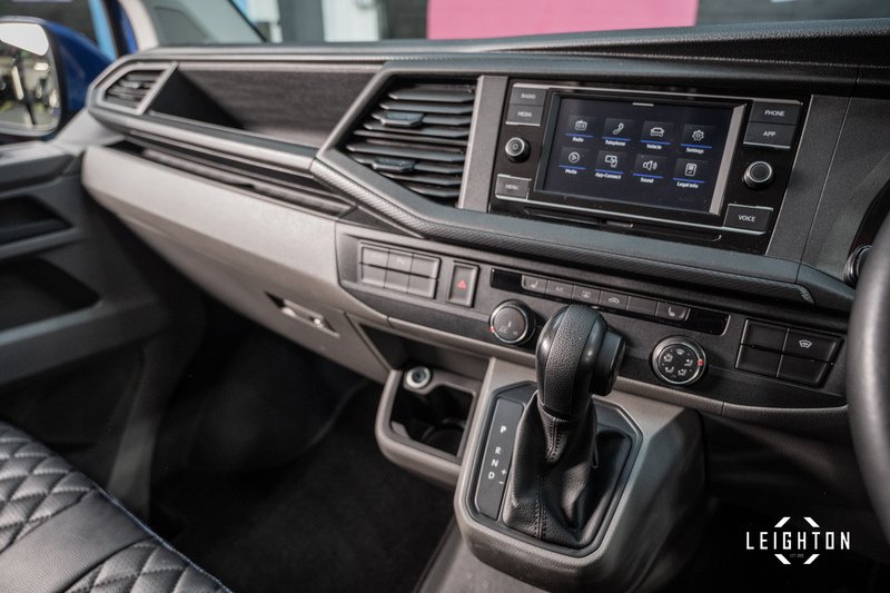 Volkswagen Transporter 2.0 T32 Diesel 150ps DSG Kombi SWB - U5255