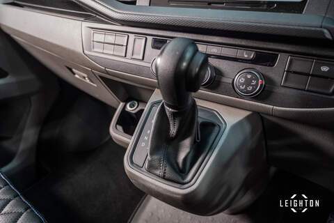 Volkswagen Transporter 2.0 T32 Diesel 150ps DSG Kombi SWB - U5255