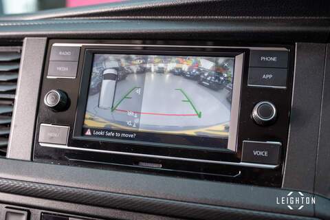 Volkswagen Transporter 2.0 T32 Diesel 150ps DSG Kombi SWB - U5255