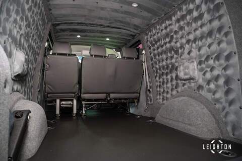 Volkswagen Transporter 2.0 T32 Diesel 204ps DSG 4Motion Kombi Van LWB - U5227