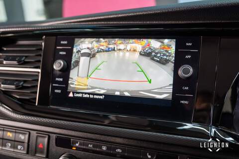 Volkswagen Transporter 2.0 T32 Diesel 204ps DSG 4Motion Kombi Van LWB - U5227