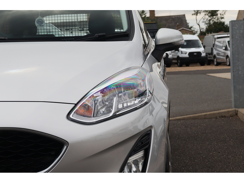 Ford Fiesta Van EcoBoost - U1550