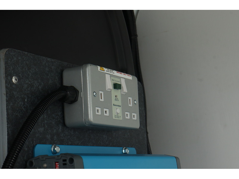 Ford Transit Custom 300 EcoBlue Leader - U1668