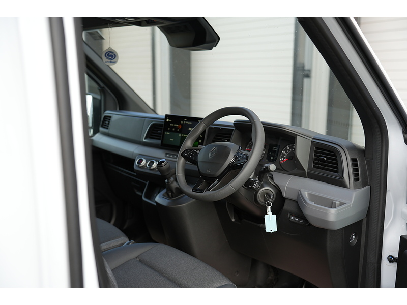 Renault Master LL35 DCI 150PS Advance Low Loader Luton - U1674