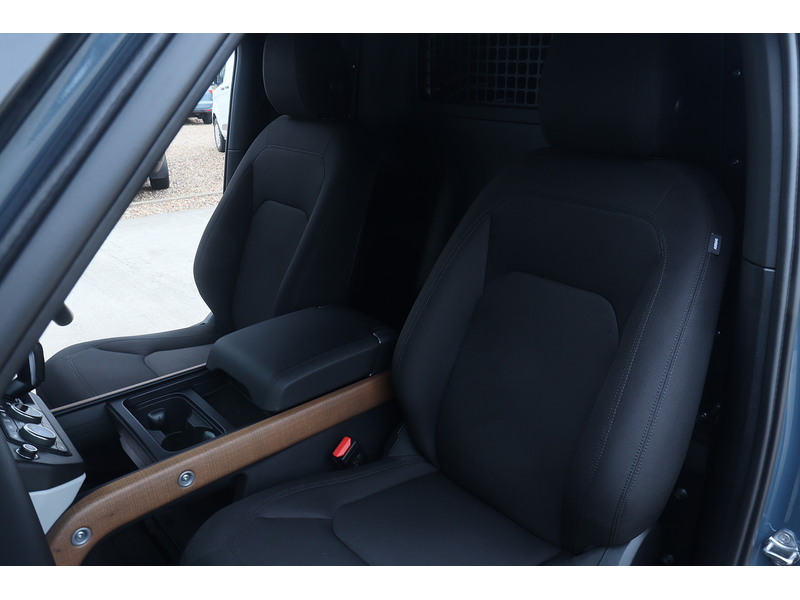 Land Rover Defender 90 D250 MHEV - U1681