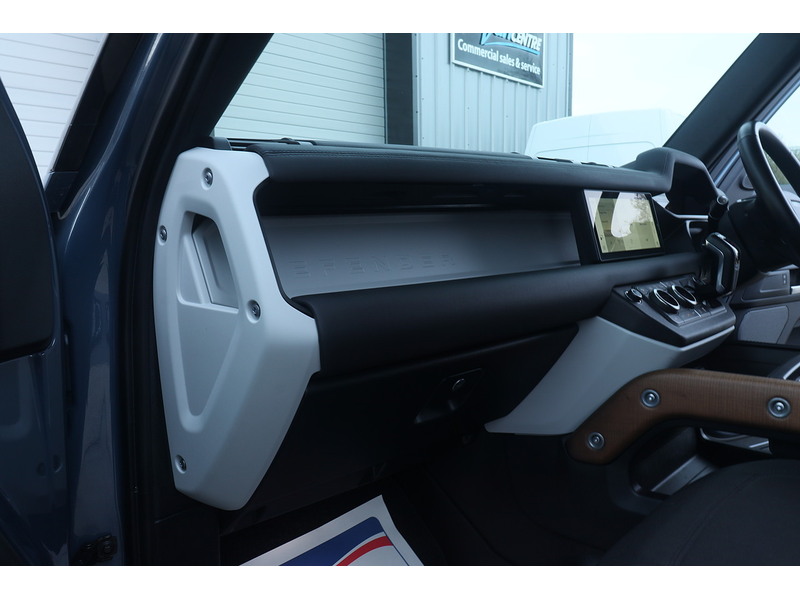 Land Rover Defender 90 D250 MHEV - U1681
