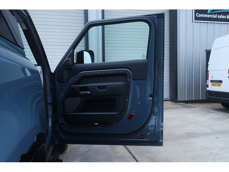 Land Rover Defender 90 D250 MHEV - U1681