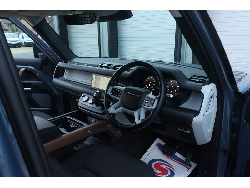 Land Rover Defender 90 D250 MHEV - U1681