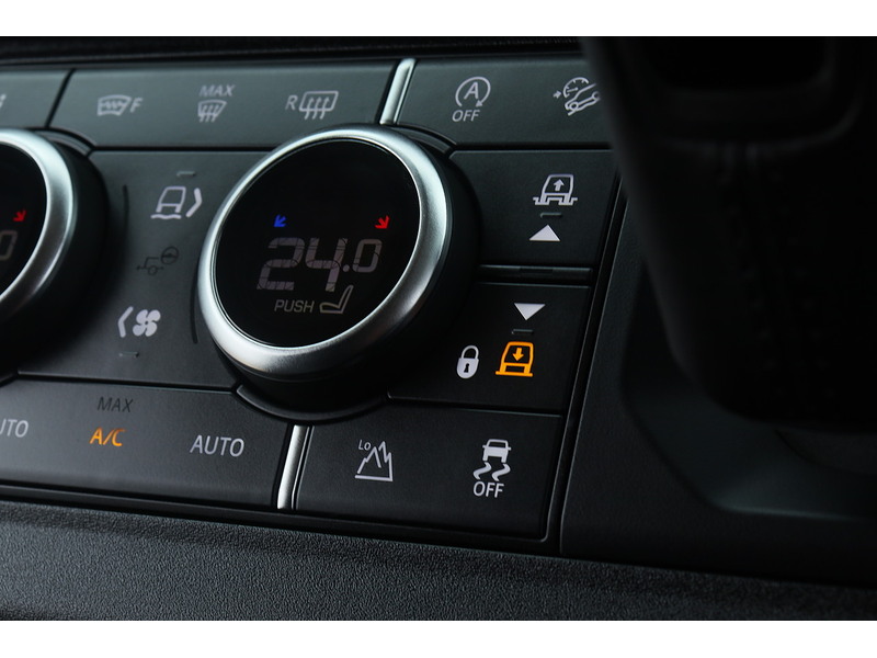 Land Rover Defender 90 D250 MHEV - U1681