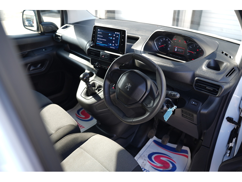 Peugeot Partner BlueHDi 1000 Professional Premium + - U1729