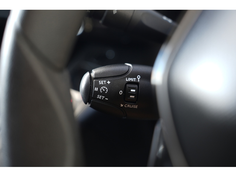Peugeot Partner BlueHDi 1000 Professional Premium + - U1763