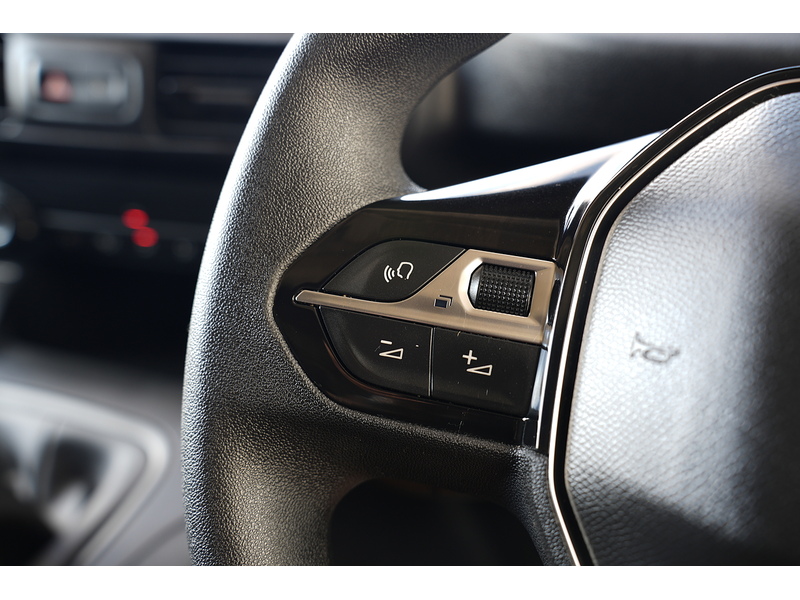 Peugeot Partner BlueHDi 1000 Professional Premium + - U1763