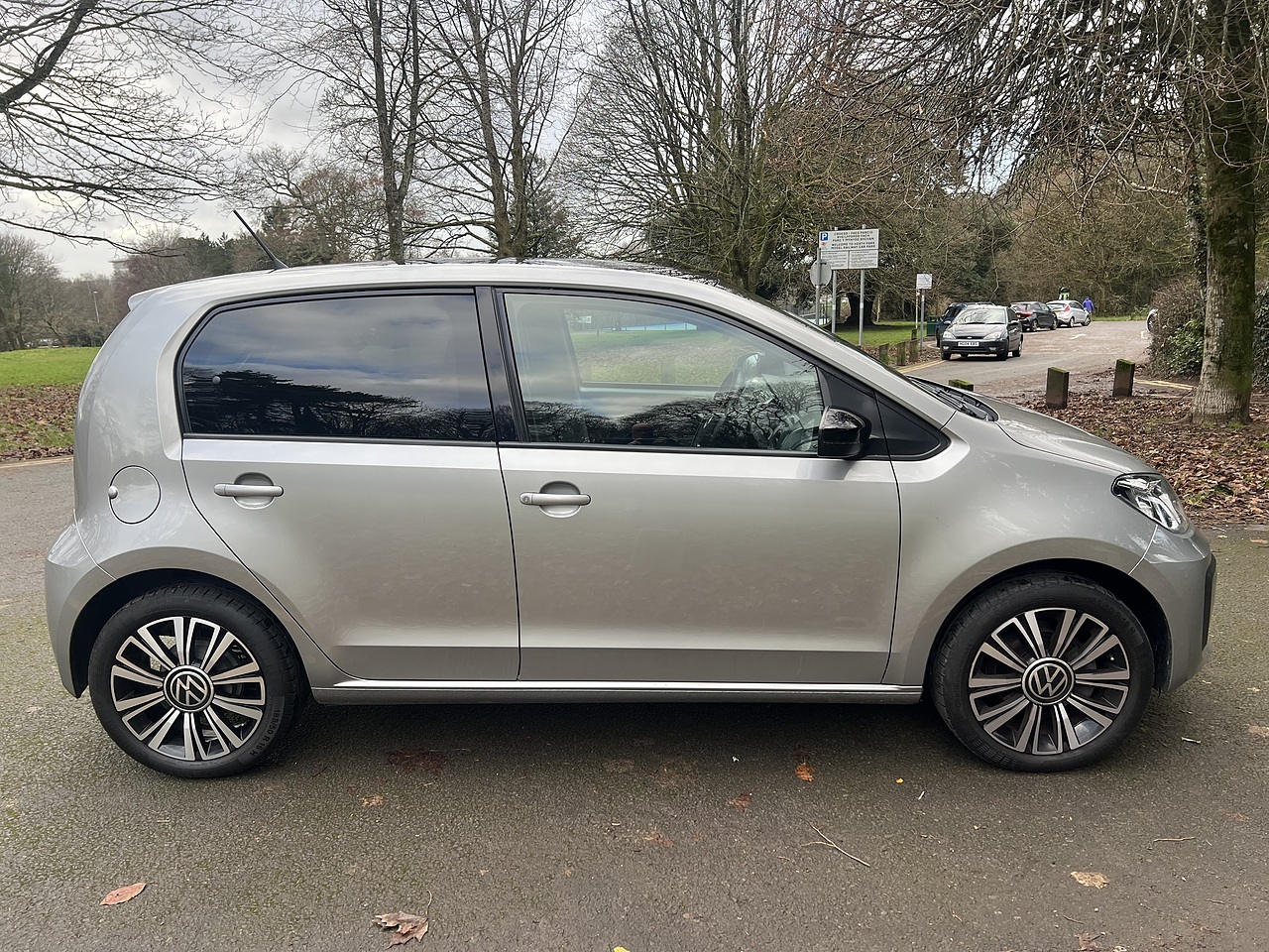 Volkswagen up! 1.0 Black Edition 2021(71) - Large 2