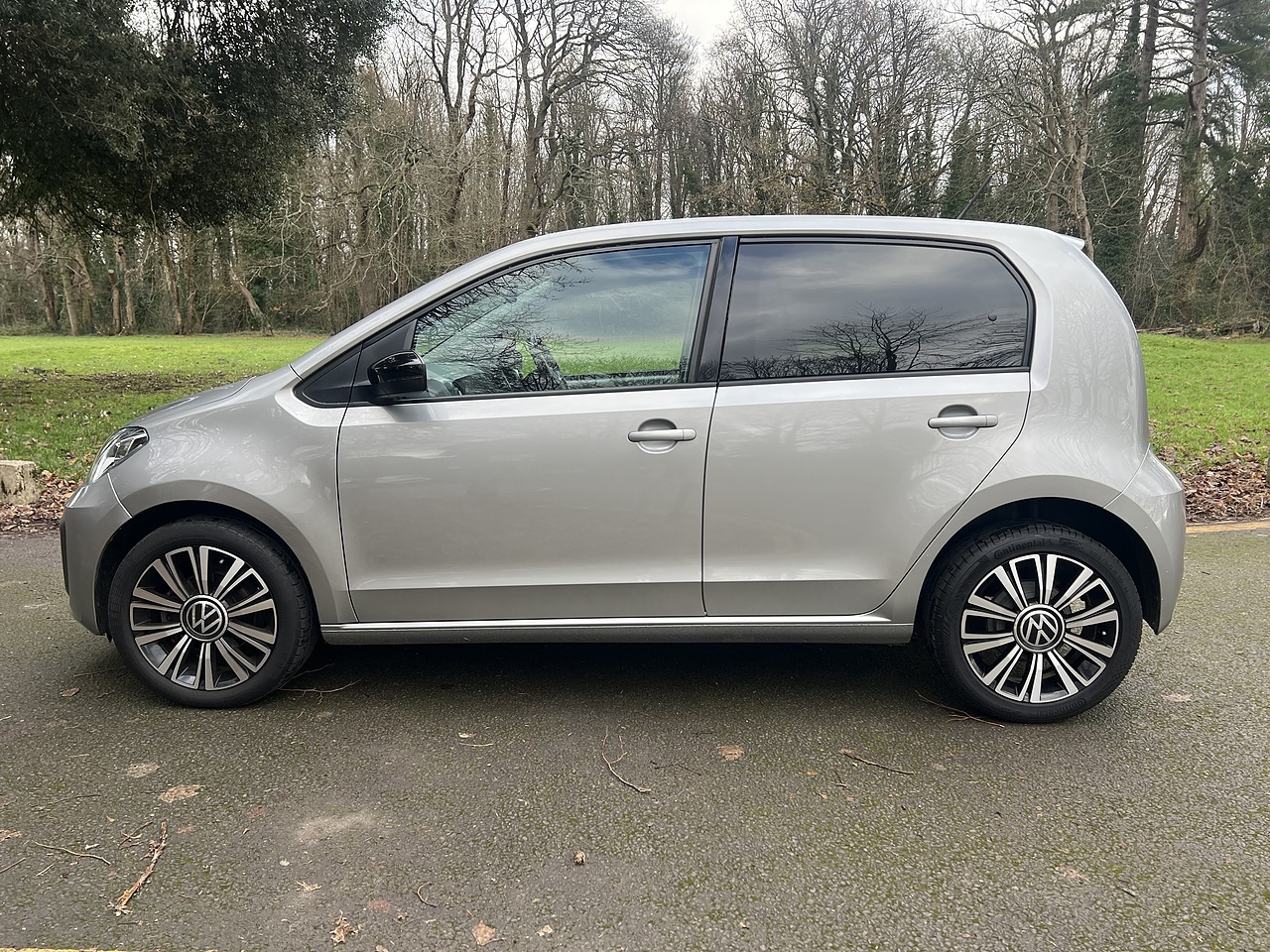 Volkswagen up! 1.0 Black Edition 2021(71) - Large 3