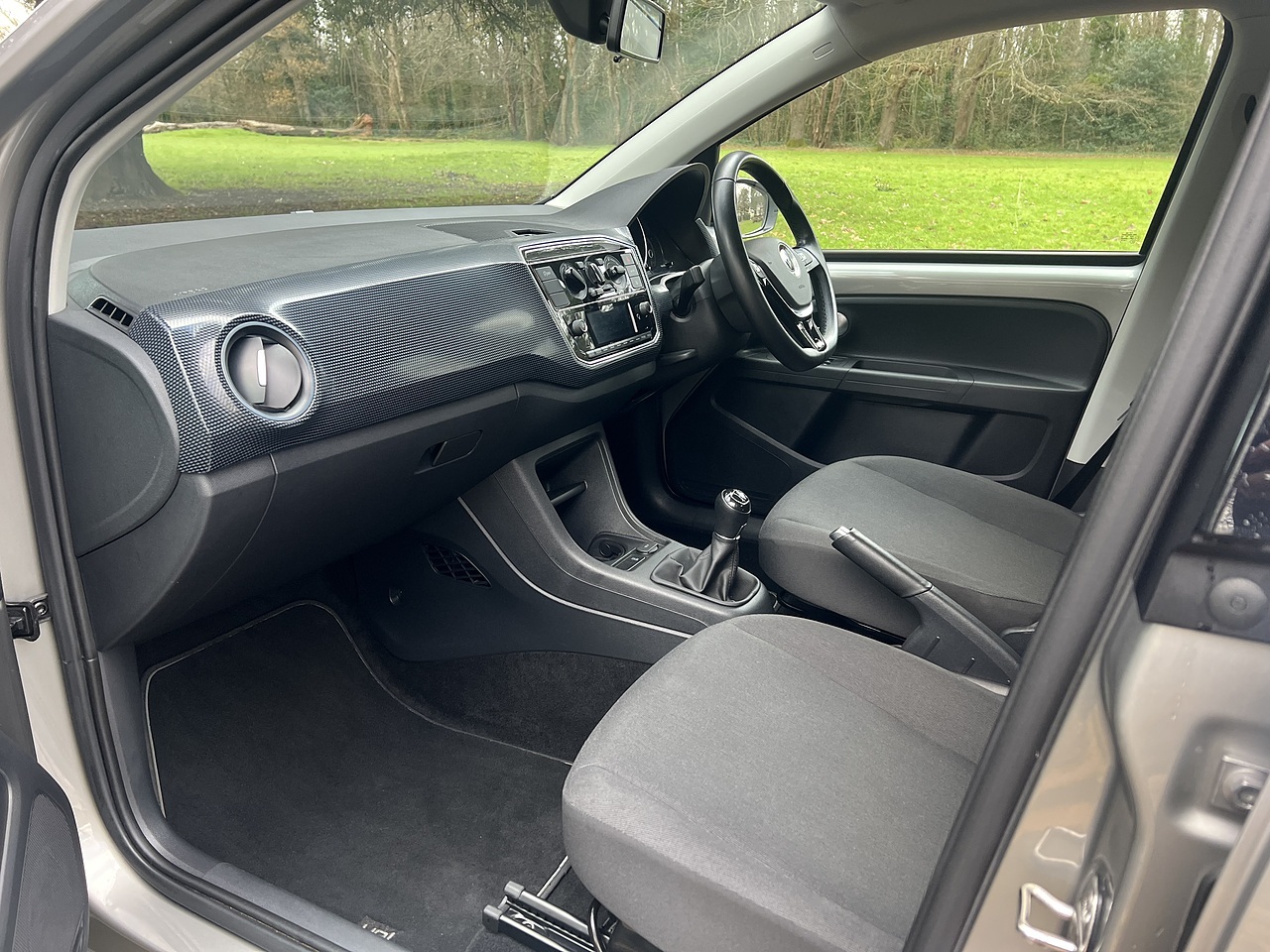 Volkswagen up! 1.0 Black Edition 2021(71) - Large 8