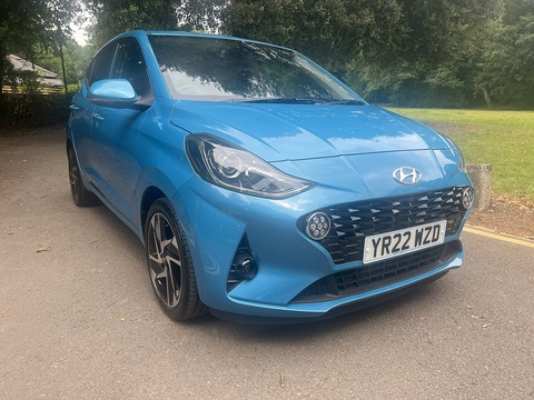 1.0 Premium 2022(22) 5dr Hatchback Manual Petrol